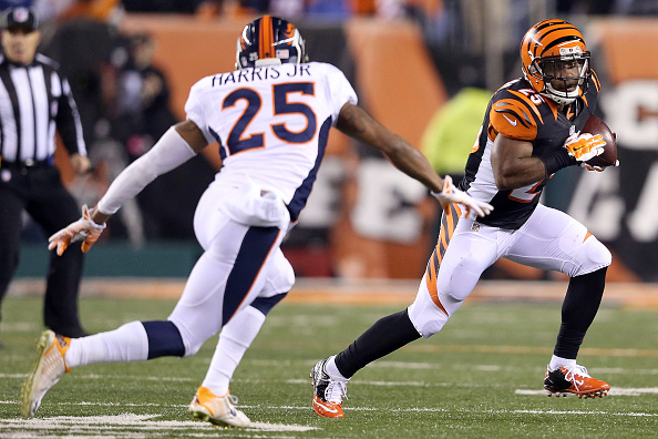 chris-harris-vs-giovani-bernard.jpg